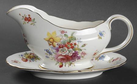 Minuet Gravy Boat & Underplate