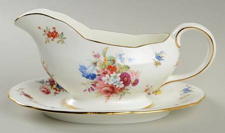 Minuet Gravy Boat & Underplate