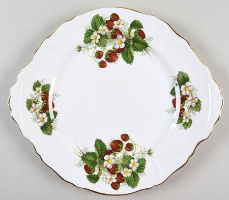 Strawberry Ripe (Small Scallops On Edge) Handled Cake Plate