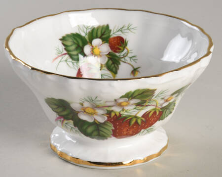 Strawberry Ripe (Small Scallops On Edge) Open Sugar Bowl