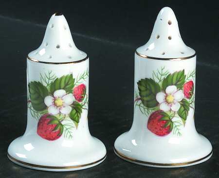Strawberry Ripe (Small Scallops On Edge) Salt & Pepper Set