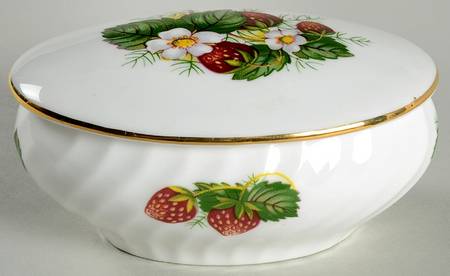 Strawberry Ripe (Small Scallops On Edge) Box-Oval/With Lid-Mini 3"