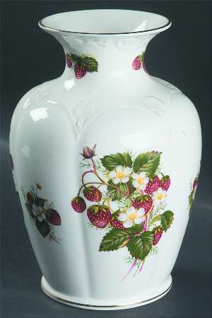 Strawberry Ripe (Small Scallops On Edge) 8" Vase