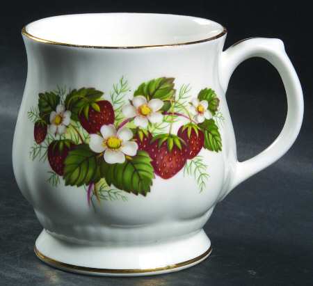 Strawberry Ripe (Small Scallops On Edge) Mug