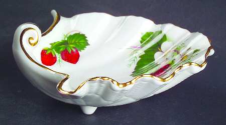 Strawberry Ripe (Small Scallops On Edge) Small Shell Shaped Dish
