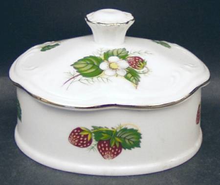 Strawberry Ripe (Small Scallops On Edge) Trinket Box with Lid