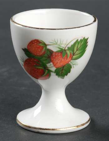 Strawberry Ripe (Small Scallops On Edge) Single Egg Cup