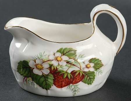Strawberry Ripe (Small Scallops On Edge) Strawberry Basket Creamer Only