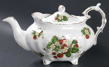 Strawberry Ripe (Small Scallops On Edge) Teapot & Lid