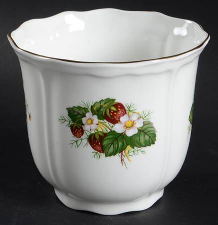 Strawberry Ripe (Small Scallops On Edge) 4" Flower Pot