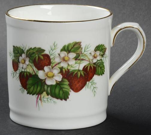 Strawberry Ripe (Small Scallops On Edge) Mug