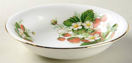 Strawberry Ripe (Small Scallops On Edge) Fruit/Dessert (Sauce) Bowl