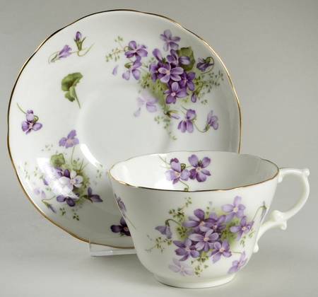 Victorian Violets Oversized Cup & Saucer Set
