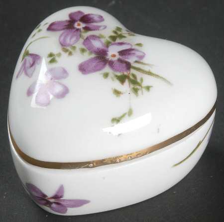 Victorian Violets Small Heart Shape Box & Lid