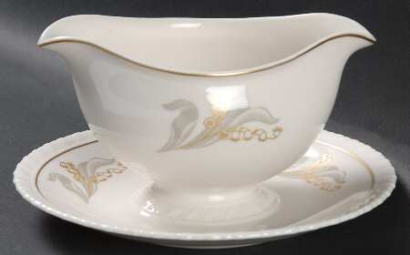 Enchantment Gravy Boat with Attached Underplate