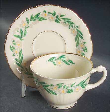 HAN1 Flat Cup & Saucer Set