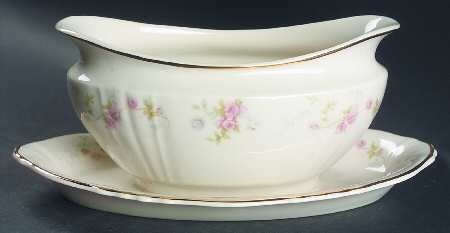 Primrose Gravy Boat with Attached Underplate
