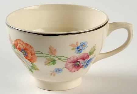 Amy Footed Cup