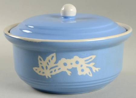 Dainty Flower Blue (Virginia) 1.75 Qt Round Covered Casserole