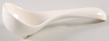 Ivy Wreath Gravy Ladle Solid Piece
