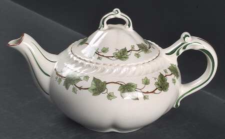 Ivy Teapot & Lid