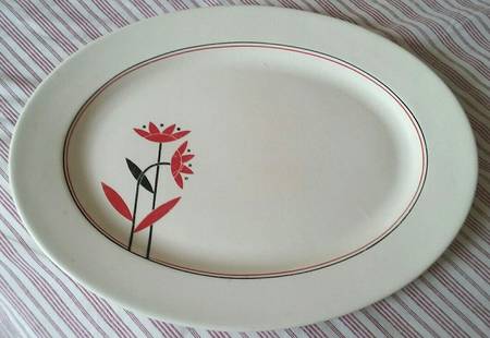 Red Daisies 13" Oval Serving Platter
