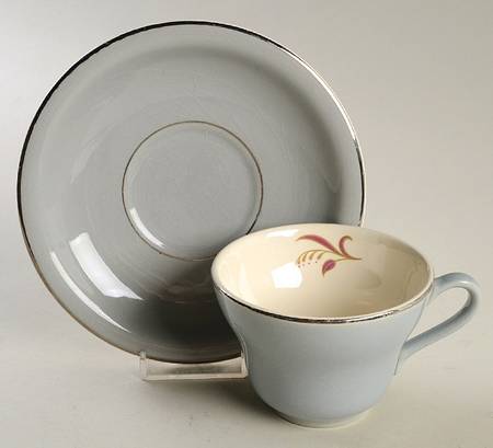 Slender Leaf Gray Flat Cup & Saucer Set