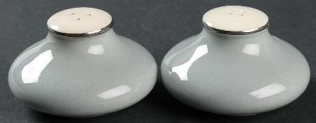 Slender Leaf Gray Salt & Pepper Set