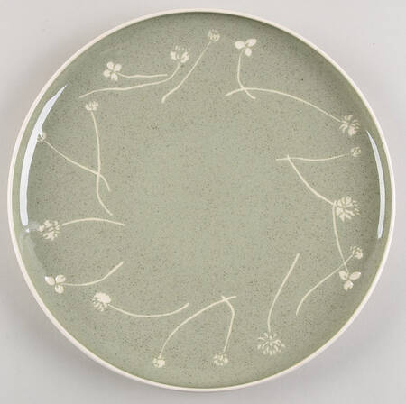 White Clover Meadow Green 10" Chop Plate (Round Platter)