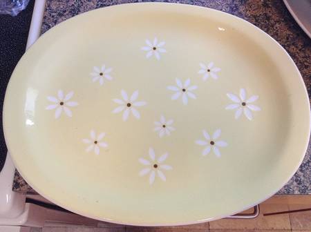 White Daisy 11" Chop Plate (Round Platter)