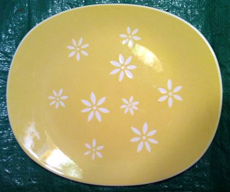 White Daisy 12" Oval Serving Platter