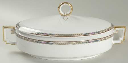 10099 Oval Covered Vegetable by Heinrich - H&C