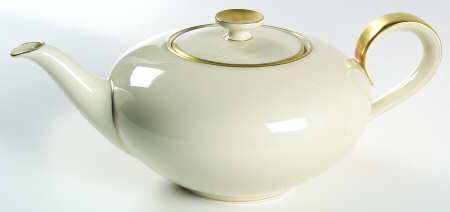 14092 Cream Teapot & Lid