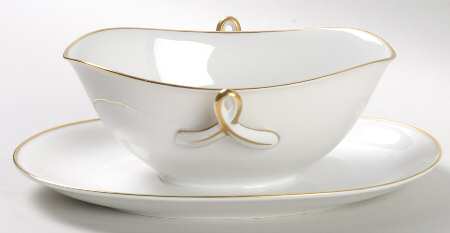 14092 White Gravy Boat with Attached Underplate