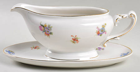 15864 Gravy Boat with Attached Underplate