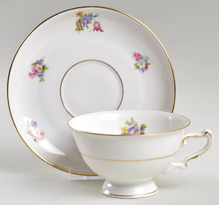 15864 Footed Cup & Saucer Set