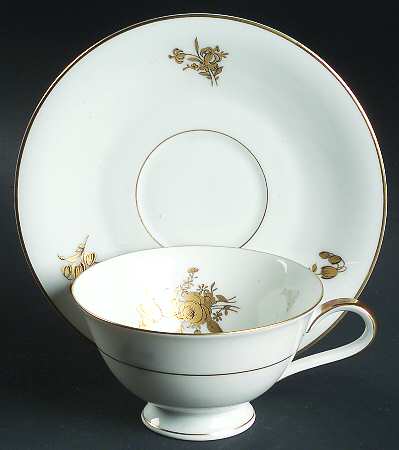 16334 Footed Cup & Saucer Set