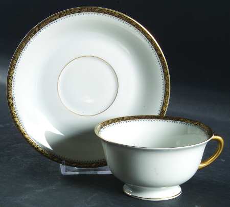 72240 Footed Cup & Saucer Set