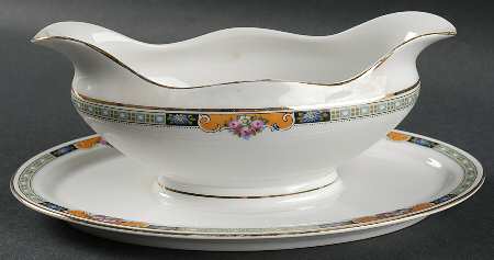 Admiral Gravy Boat with Attached Underplate