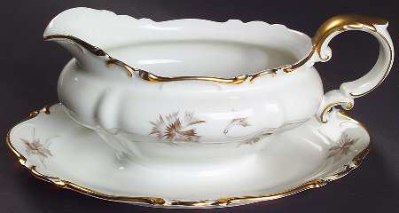 Arabesque Gravy Boat with Attached Underplate