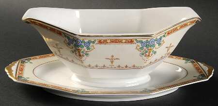 Bella Gravy Boat with Attached Underplate