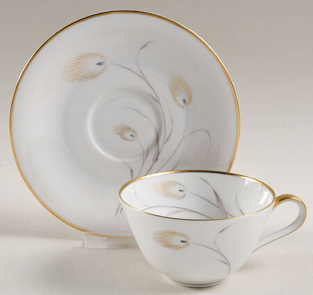 Beverly Flat Cup & Saucer Set