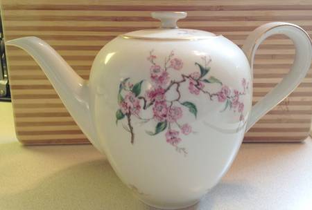 Blossomtime White Teapot & Lid