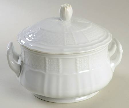 Chateau Weiss Round Covered Vegetable