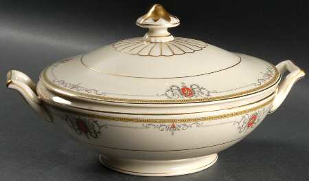 Crusader (Smooth) Round Covered Vegetable