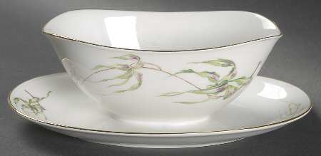 Drazene Gravy Boat with Attached Underplate
