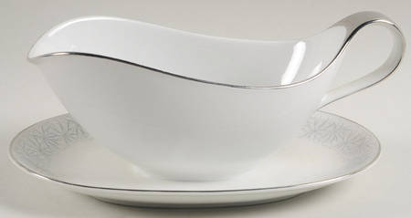 Flair Gravy Boat with Attached Underplate