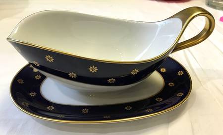 Golden Stars Gravy Boat with Attached Underplate