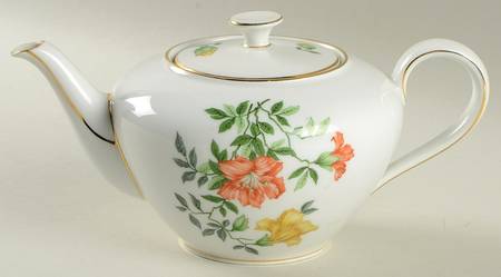 HC102 Teapot & Lid
