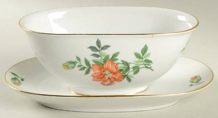 HC102 Gravy Boat with Attached Underplate